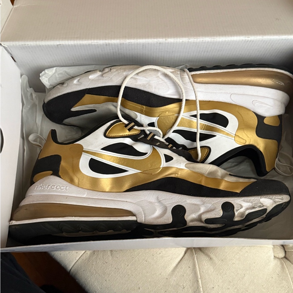 Air max gold white and black